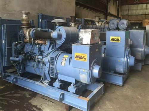 墨江发电机组带负载降电压是什么原因照成的？